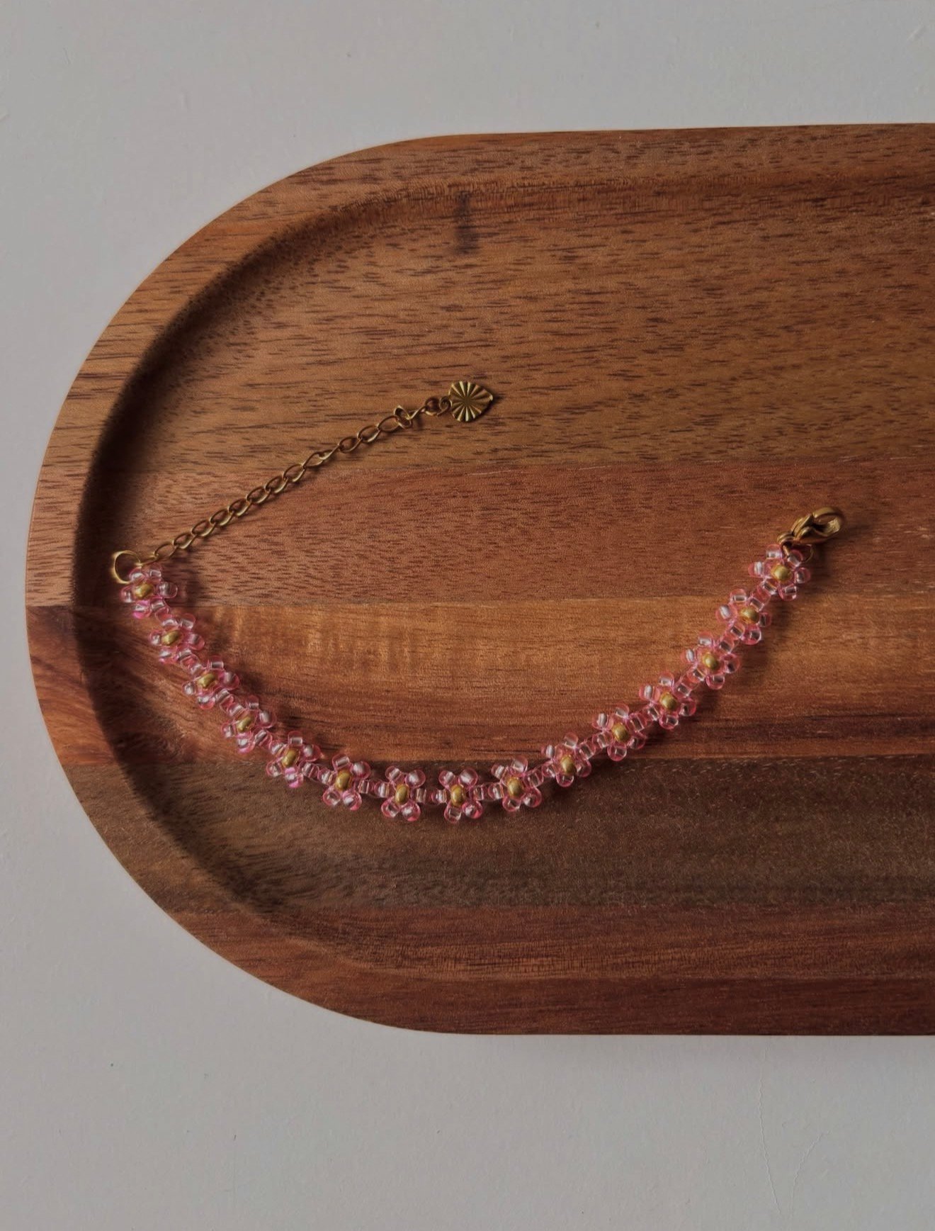 Ručno izrađena cvjetna narukvica Bloomlet Rose Luxe